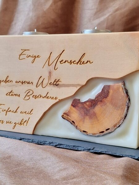 Zirbenkerze mit Holzeinlage in Wachs